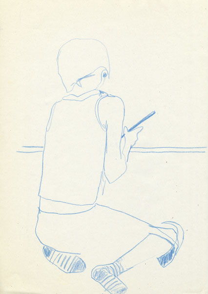 Aus den Zeichnungen mit Buntstift. Bild von einem 8-jährigen Junge von hinten, wie er fokussiert malt. Sehr schlichte Skizze. Freihand gezeichnet.   